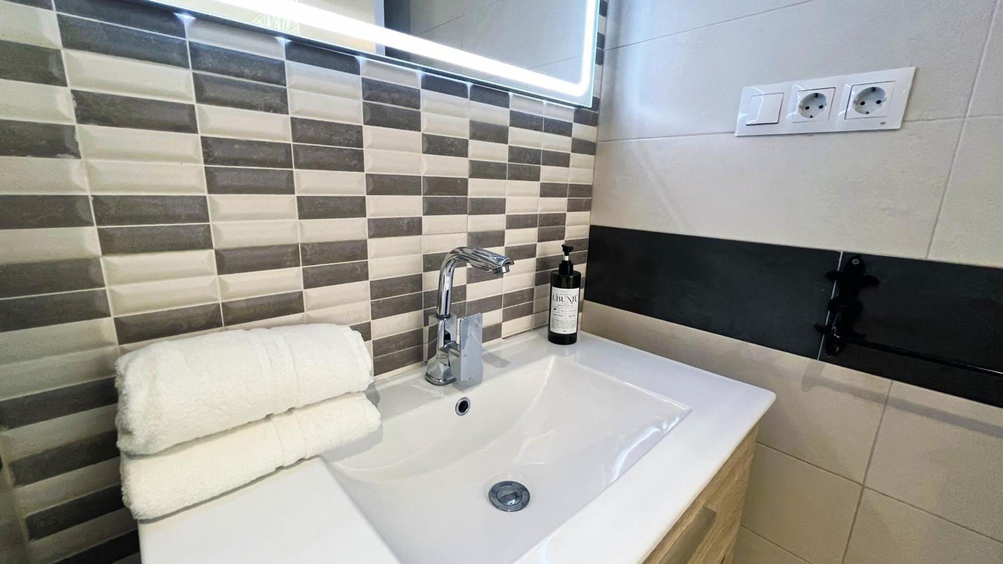 A 5 Minutos De La Playa Con Terraza En Malaga Apartment Ngoại thất bức ảnh